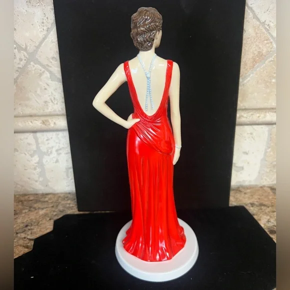 Royal Doulton Fashion Through the Decades 1930s-Jean HN5593. Ltd Edit # 483/1500
